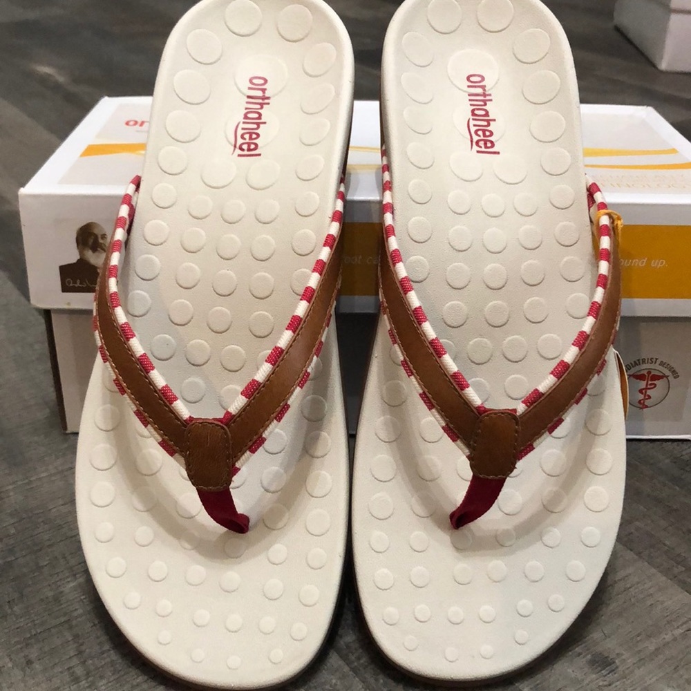 Orthaheel flip flop style sandals. Size 10. New